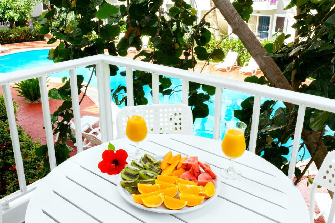 Tropicana Suites Deluxe Beach Club & Pool - Playa Los Corales Punta Cana Rom bilde